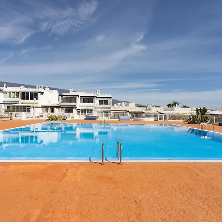 Home2book Cozy Pool & Tenis Court, El Poris * 波里斯-德阿沃纳