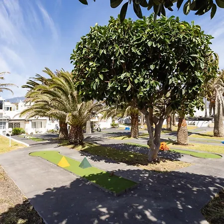 Daire Home2book Cozy With Communal Pool, El Poris *